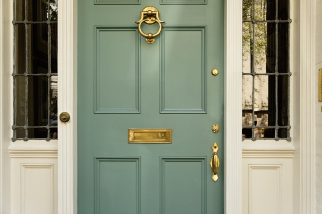 zielone drzwi wejściowe